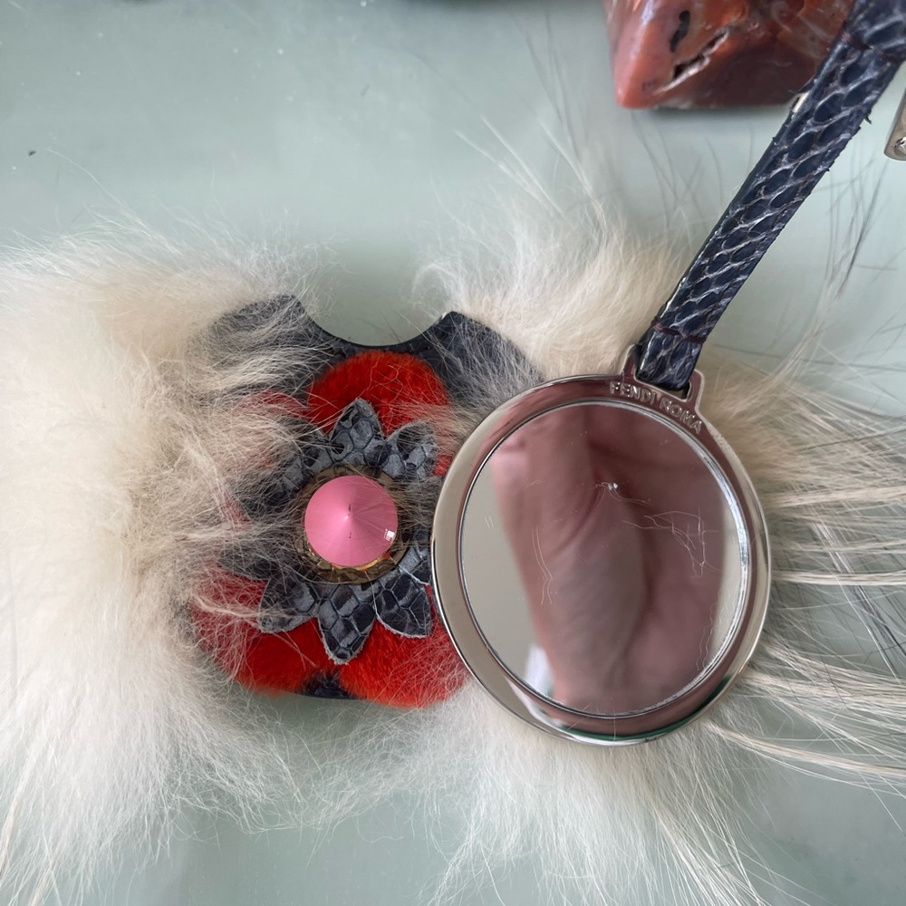 Fendi bag charm - Picture 2 of 11